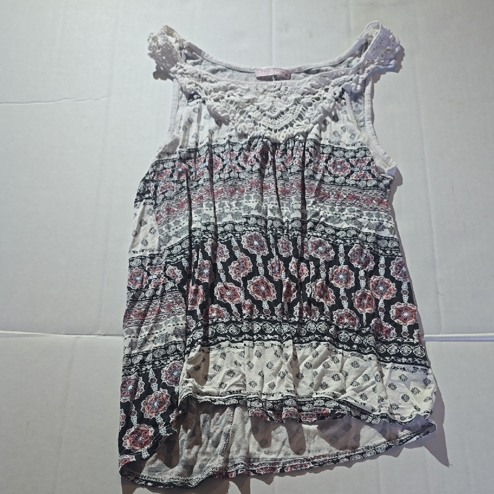 Elegant Lace-Trimmed Sleeveless Blouse